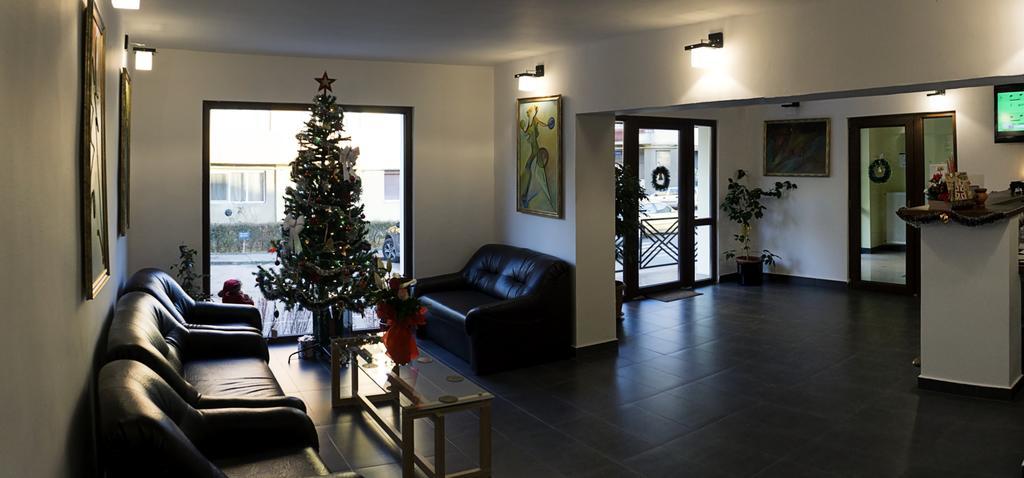 Hotel Dacor Orăştie Εξωτερικό φωτογραφία