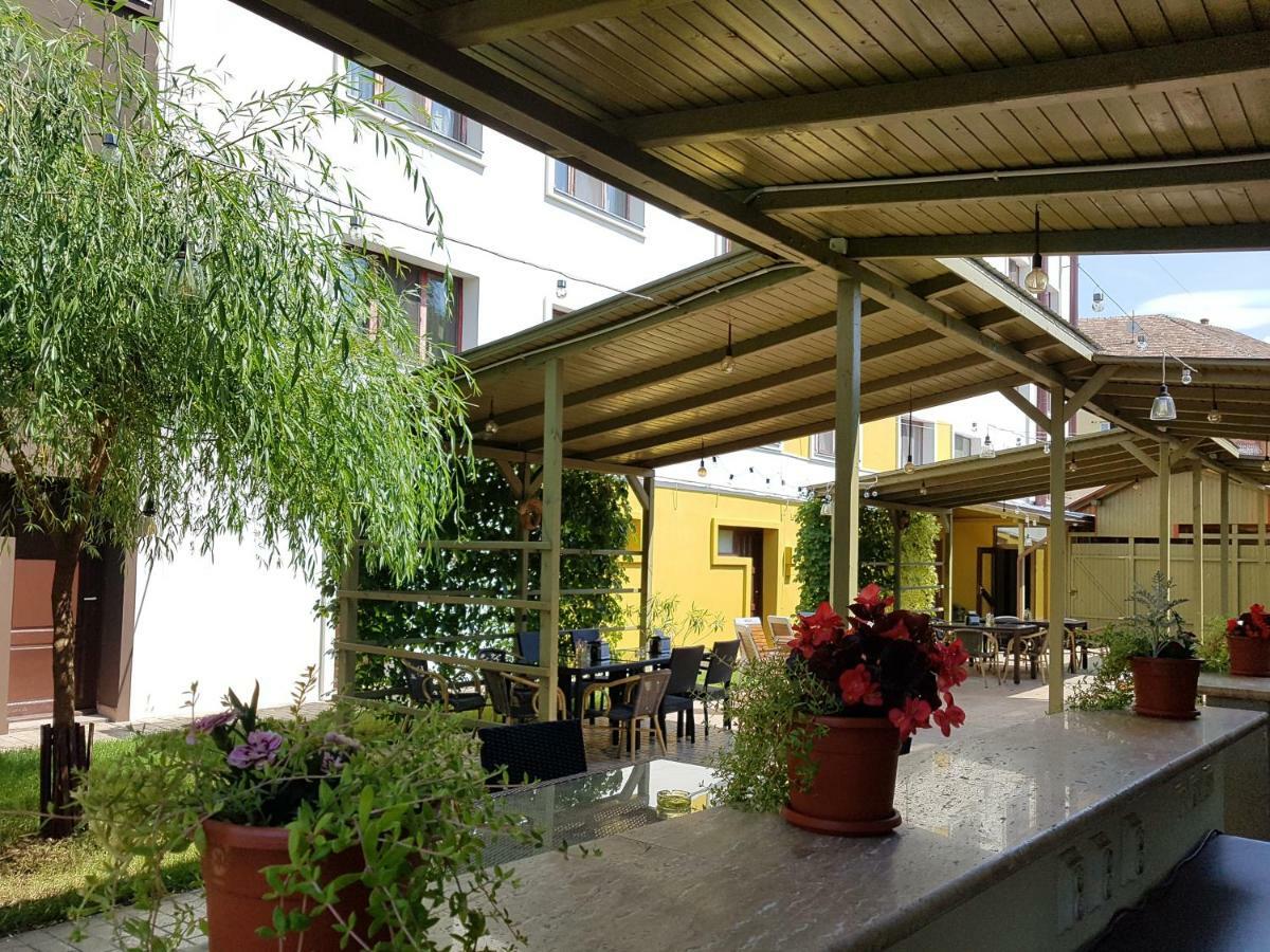Hotel Dacor Orăştie Εξωτερικό φωτογραφία